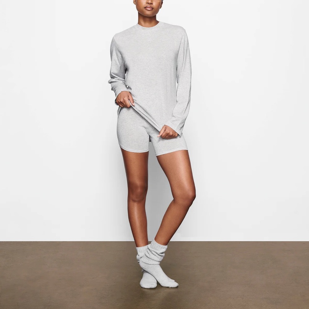 SKIMS Long Sleeve Crew Tee in Light Gray
